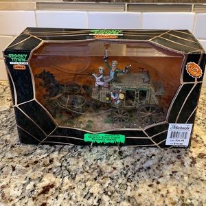 New in package Lemax Spooky Town 2007 Haunted Stage Coach